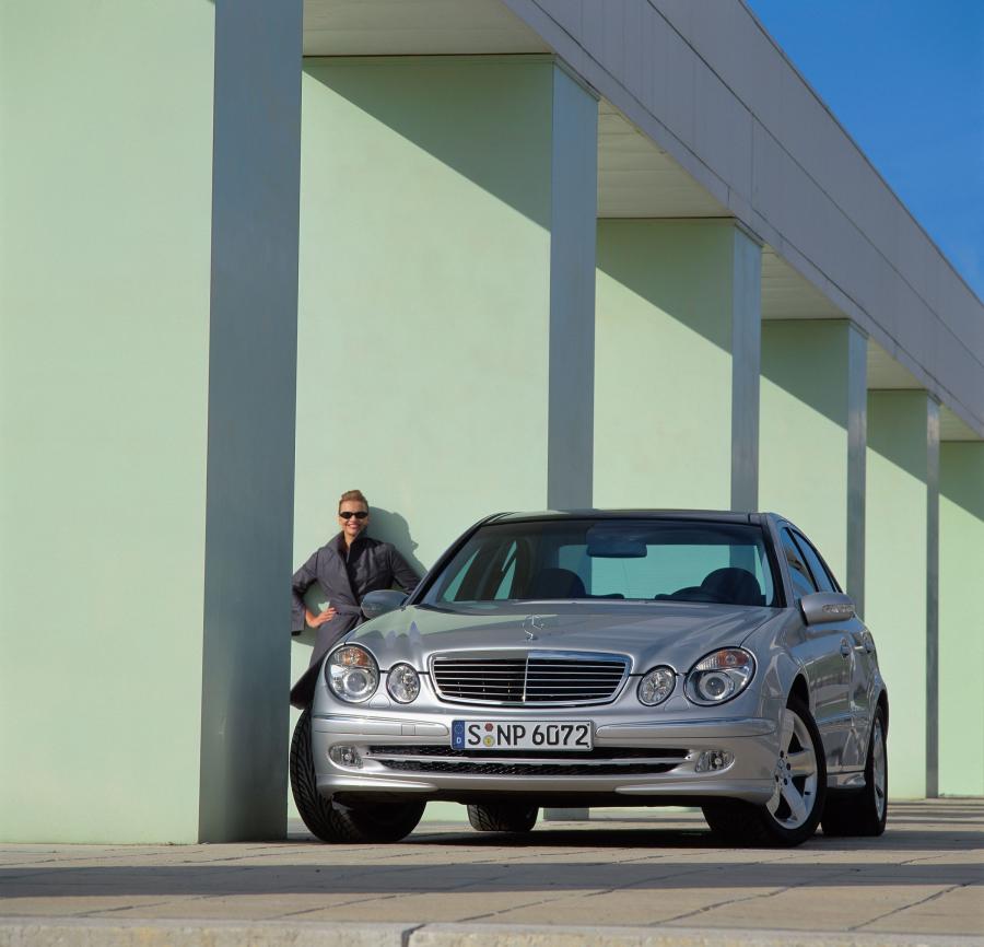  Mercedes-Benz E-Class 2002 года  (фото 355 из 448)